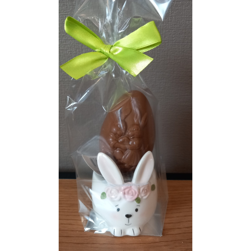 paaseierdopje met chocolade ei