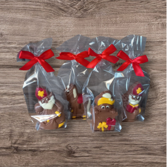 SINT figuur gekleurd 10cm melk (ass.3 soorten)